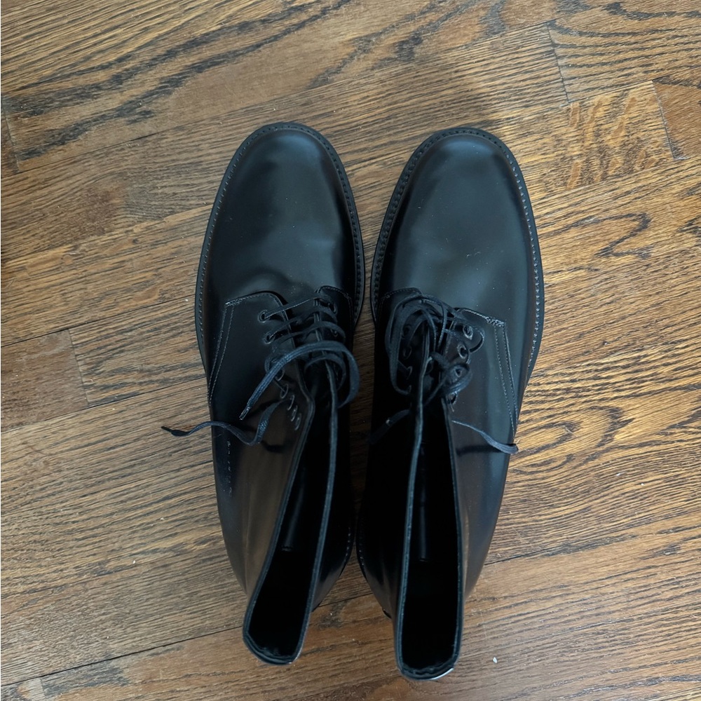 Yves Saint Laurent Sleek Black Men's Boots - Picture 4 of 5